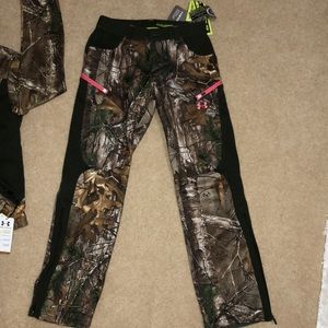 Under Armour Loose Fit Storm Camo pants